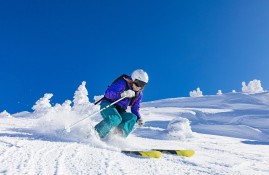 多米下载-谷爱凌复出首秀出彩，休斯顿火箭主场鏖战上海海港，豪取12连胜